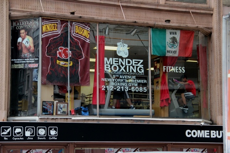 ���-����